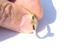 (1/4 ct) YELLOW Golden DIAMOND solitiare ring -14K GOLD (Size 5.75) - Nice!!