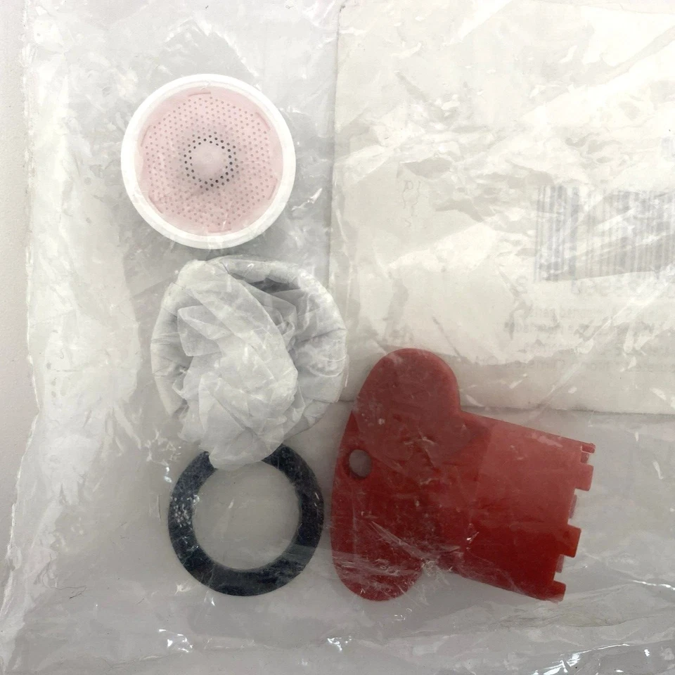 Kit de piezas de aireador y carcasa de repuesto sobresaliente Moen 194993 VIA para grifo Foto 4 de 4