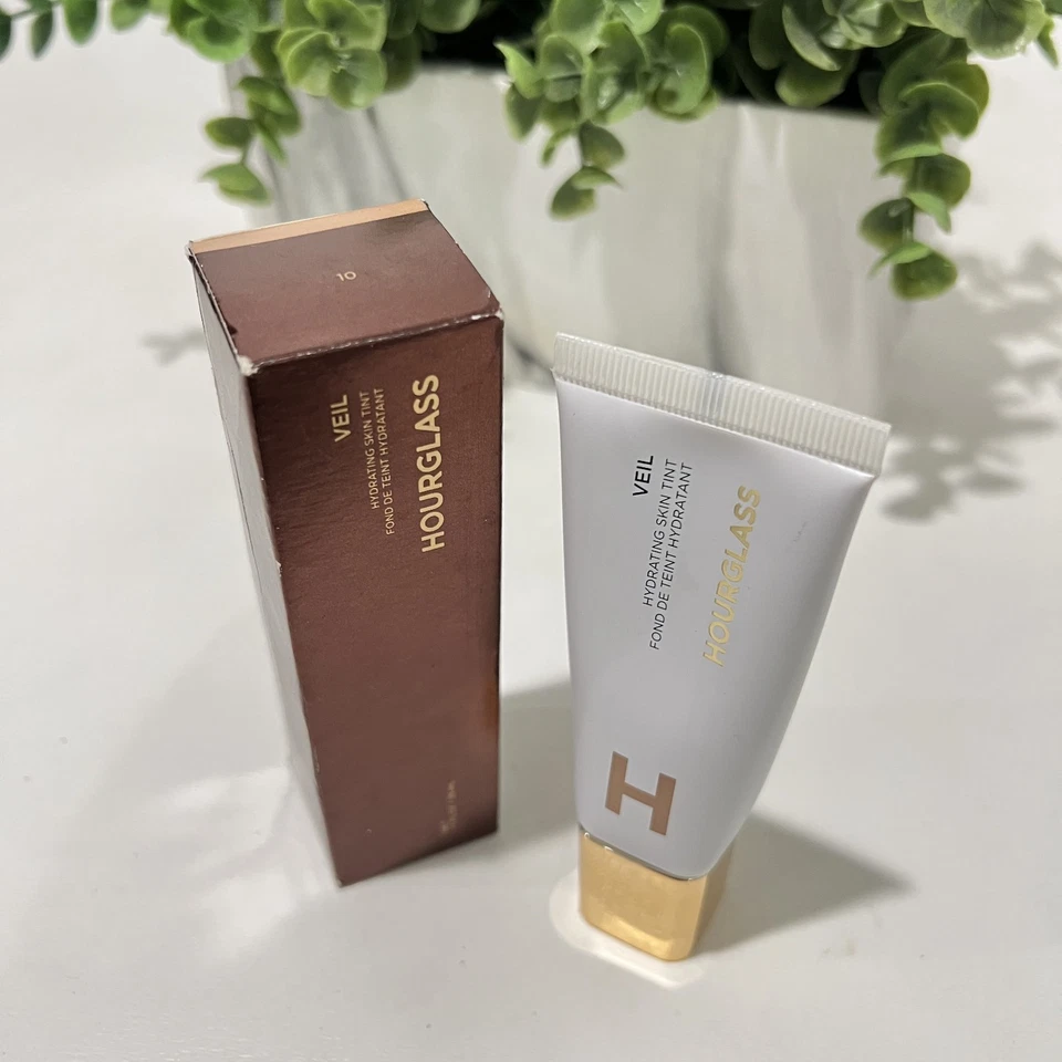 Hourglass Veil Hydrating Skin Tint - 10 - 1.1FL.OZ/35mL - Image 2 of 3