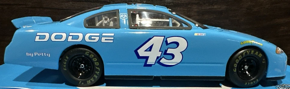 Dodge 2001 Petty Enterprises azul #43 1/24 equipo calibre propietarios Nascar diecast Foto 4 de 4