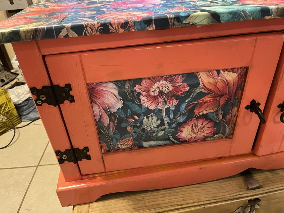 Linda mesa de centro con puertas batientes cabaret de almacenamiento profundo Foto 2 de 4