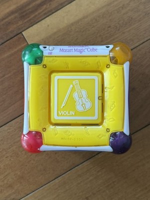 Munchkin Mozart MAGIC CUBE Musical Learning Toy Instrument & Music Fun for Baby