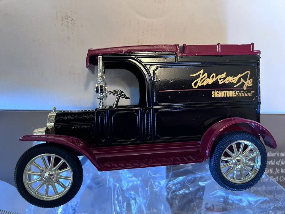 1992 ERTL SIGNATURE EDITION Diecast "47th ANIVERSARY COLLECTOR'S SET" Stock#1947 - Image 3 of 4