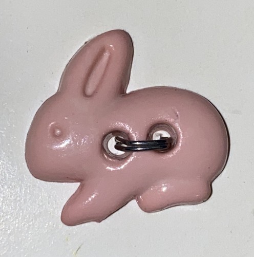 Le Bouton Buttons 3/4” 19mm Pink Rabbit 5267 NOS - Picture 1 of 3