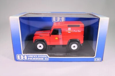LE145 UNIVERSAL HOBBIES 3842 Voiture 1/18 1:18 Land Rover Defender 90 Royal mail - Photo 1/4