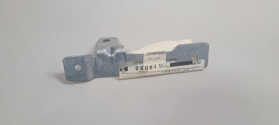 SUPORTE DE RADIADOR GENUÍNO GM 25689289 PONTIAC BONNEVILLE 1992-1999 - Imagem 3 de 4