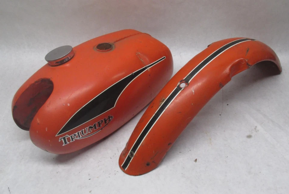 Original Paint 1971 Triumph 250 T25T Trailblazer T470 Gas Tank & Front Fender - Image 2 of 4