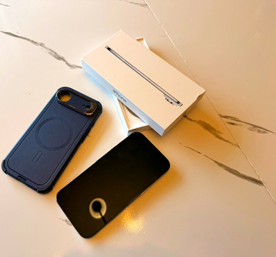 Apple iphone 17 Air - sky blue - used - READ please!