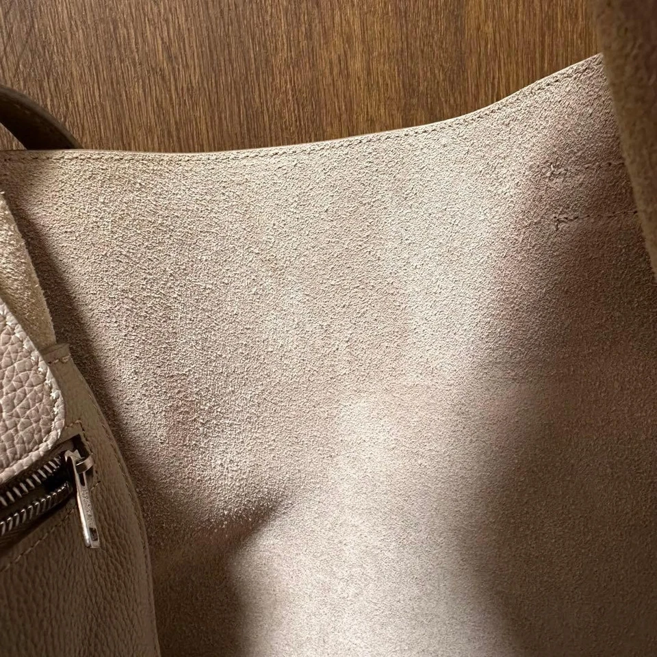 Bolso Grande CELINE Pequeño Con Correa Larga Piel de becerro Granulada Taupe Claro (Verde) Foto 3 de 4