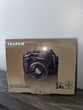 Fujifilm FinePix S3200 14.0MP Digital Camera 24X Zoom RED BRAND NEW NOS