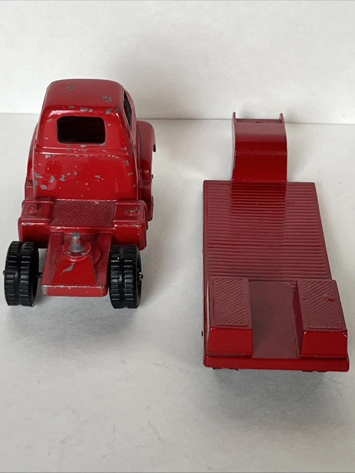 Semirremolque y remolque Tootsietoy rojo vintage de 9"" de largo Foto 3 de 4