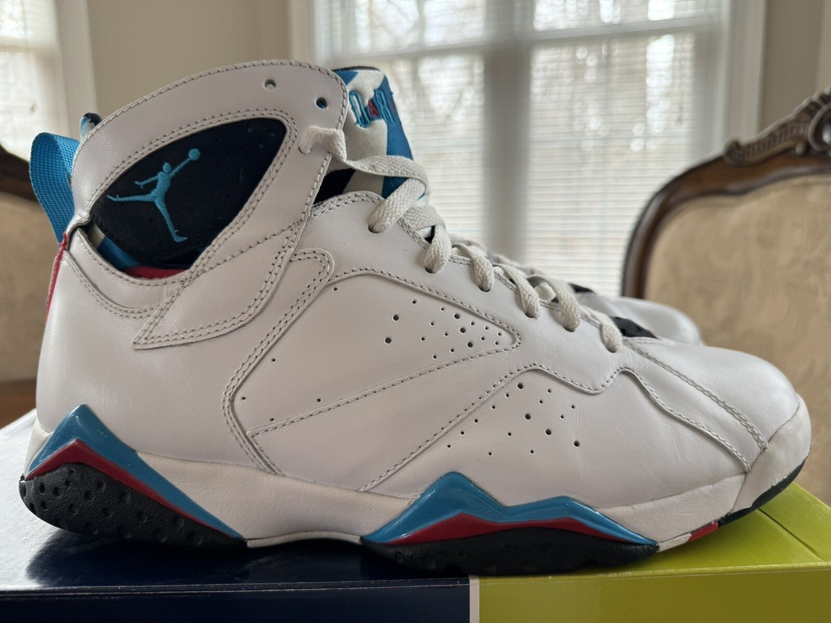 retro 7 black and blue