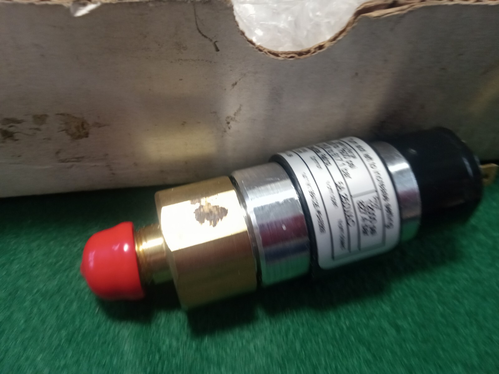 United Electric Controls Pressure Switch 10B16 4000 to 7500 PSI eBay