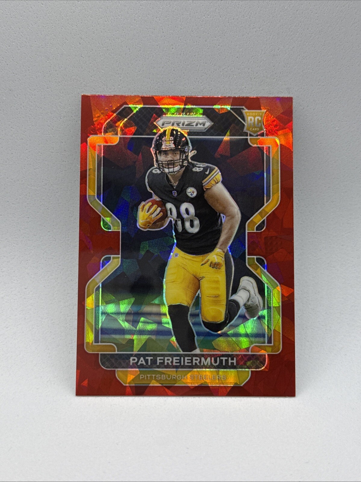 2021 Panini Prizm #362 Pat Freiermuth Red Cracked Ice RC Rookie Steelers