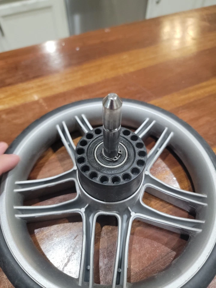 Cochecito individual Britax B Agile 9,25" 1 RUEDA TRASERA pieza de repuesto liberación rápida Foto 3 de 4