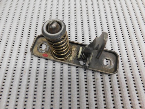 Original VW Golf Fanghaken Motorhaubenschloss - 191823507 -