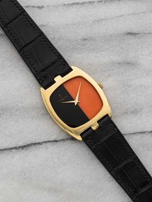 Vintage 1970s Corum 55522 18K Yellow Gold Manual Wind Onyx and