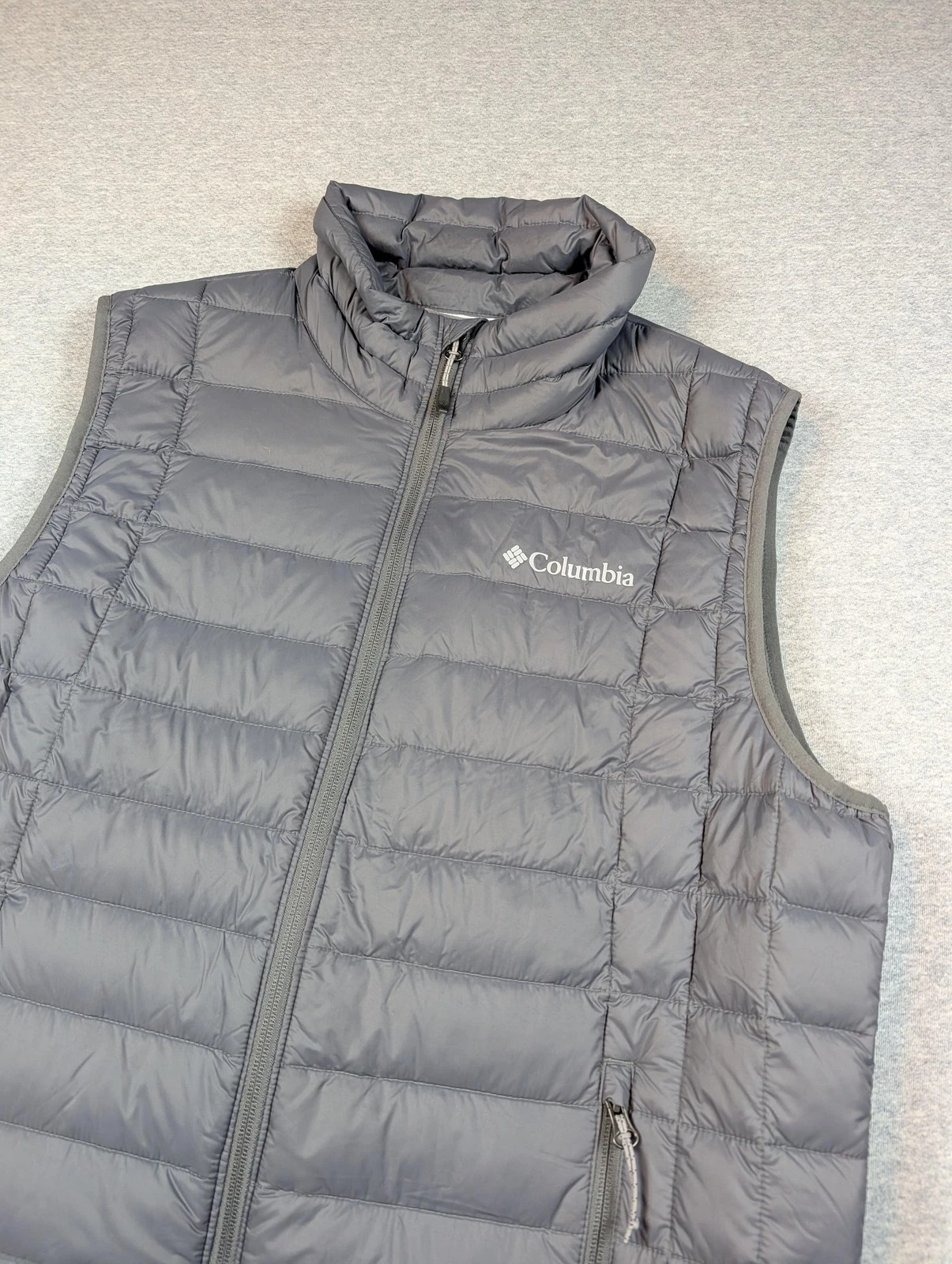 Columbia Vest Mens Medium Gray 590 TurboDown Omni Heat Down Puffer Insulated
Opens in a new window o