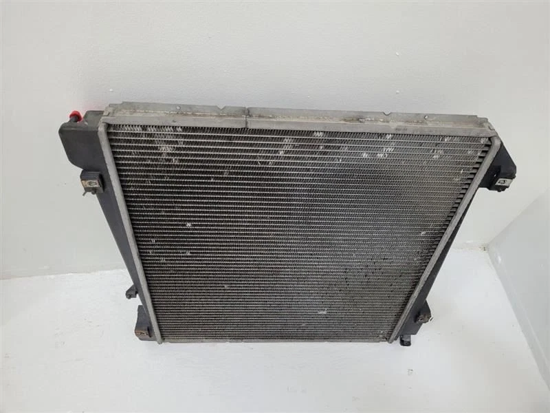 2002-2005 FORD EXPLORER Radiator Excluding Sport Trac 3L2Z8005AA Foto 4 de 4
