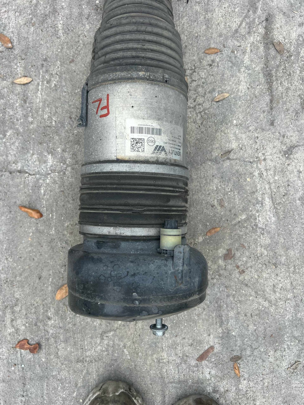Bentley Bentayga 2015-2020 Front Left Air suspension strut