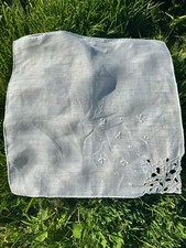 Vintage 1950s White Cotton Embroidered Handkerchief Floral / Vintage Handkerchie