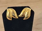 Napier Earrings Leaf Costume Jewelry Gold Tone 1" Long Excellent Vintage