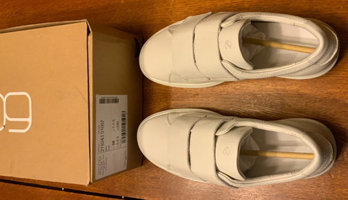 Ecco Women's Soft 60 Sneaker, Style# 21924301007, Size 7-7.5, Color White - Picture 8 of 11
