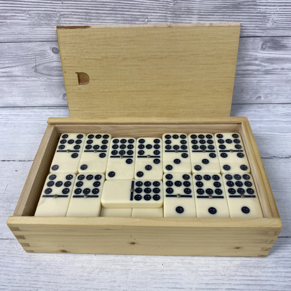 Double Nine Dominoes Gibson's Games Classic 55 Dominoes Varnished Box PC - Image 3 of 4