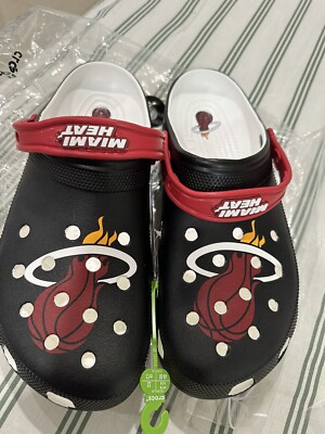 Crocs Adult NBA Miami Heat Classic Clog Black Red Men\'s Size 13 / Women\'s 15 Crocs NBA Miami Heat Classic Clog Black Red Adult Men main image 2