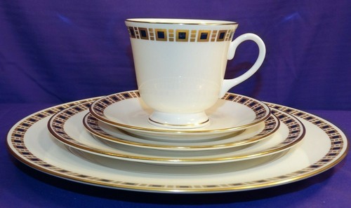 5 PC PLACE SETTING ROYAL WORCESTER FINE CHINA DINNERWARE BLENHEIM PATTERN ENGLAN - Picture 10 of 10