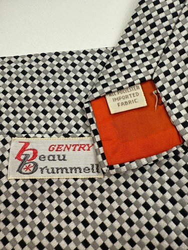 Beau Brummell Gentry Men 100% Polyester Traditional Neck Tie Gray NWOT - Picture 3 of 4