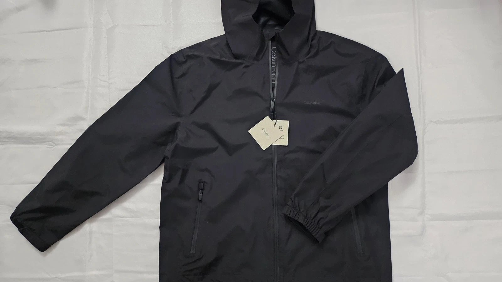 NEW CALVIN KLEIN MEN'S WATER/WIND RESISTANT LONG SLEEVE BLAC