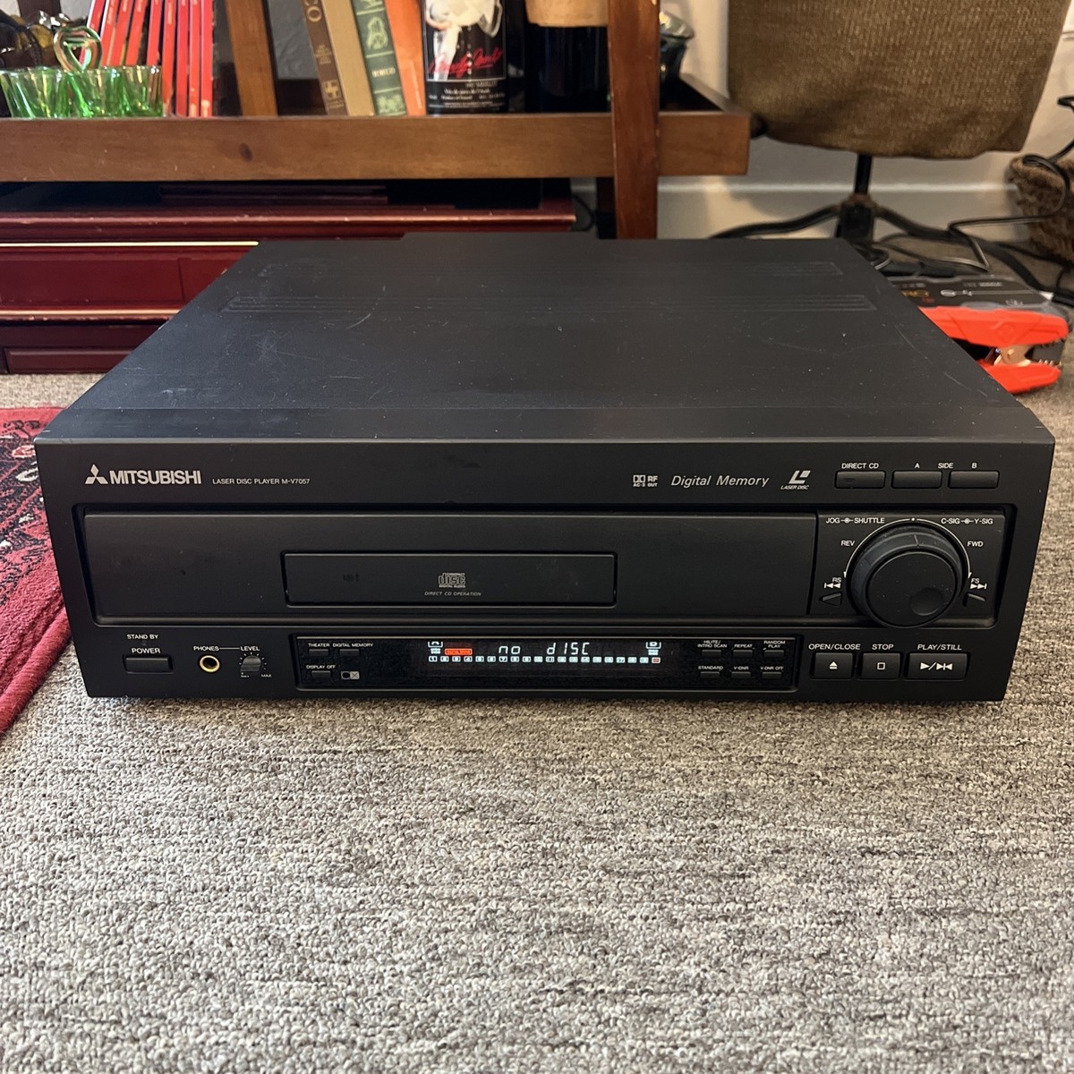 Mitsubishi M-V7057 Laserdisc Player Tested Working No Remote CLEAN