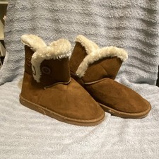 Slipper with faux fur lining Women s size 8 Hard sole Button side closure