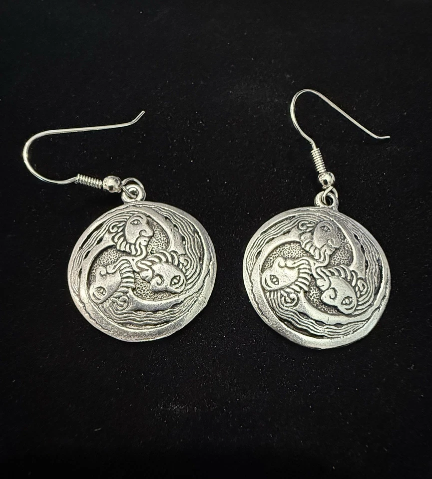 Pendientes redondos de peltre con diseño de 3 caras Northwind Foto 2 de 4