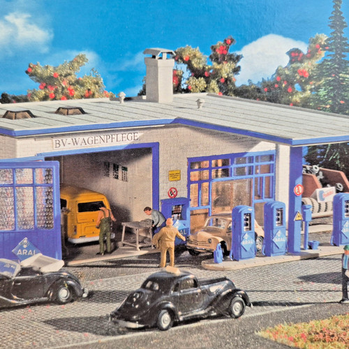 Kit de estación de servicio Vollmer 5156 H0 ARAL en embalaje original/2520 | Zustand: Gebraucht