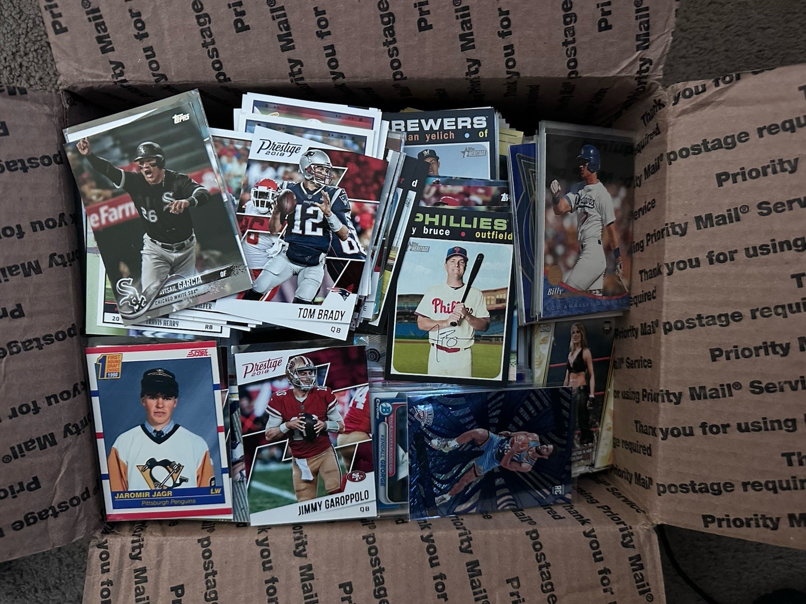 Sports Cards Bulk Lot (100 Cards)  NBA NHL NFL MLB Soccer 1990s-Modern Base