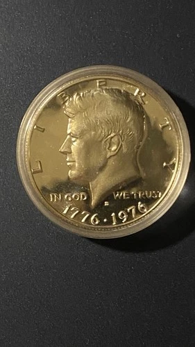 Kennedy Half Dollar 1776-1976 40% Silver Bicentennial 50C in Protective Capsule