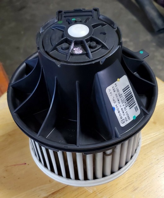 200106 Chevy Tahoe Bosch DPL 12v Blower Motor 52400177 for sale online