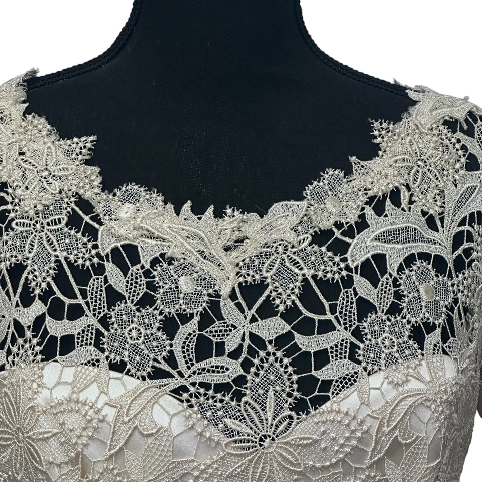 Vestido de novia moderno Trousseau 100 % seda personalizado de encaje completo talla pequeña Foto 2 de 4