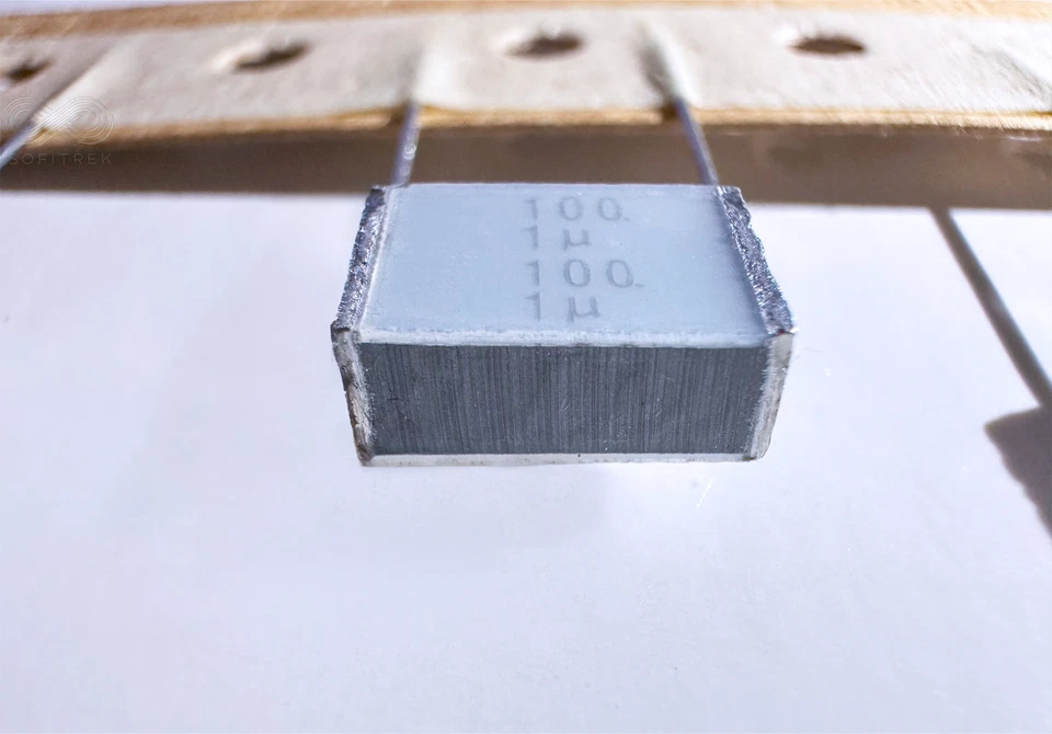 10 PIEZAS B32561-J1105-J Película Apilada 1uF 5% 100V MKT Poliéster Condensador Silvercap Foto 2 de 4