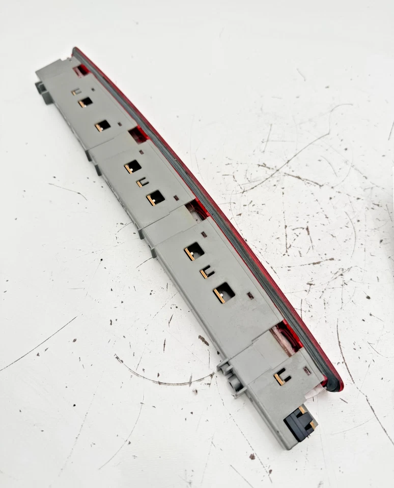 ✅ MERCEDES-BENZ C240 THIRD STOP BRAKE LIGHT 2001-2005 2038200156 OEM AS25 used - Image 3 of 4