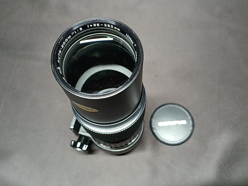 Olympus OM-System len Zuiko Auto-Zoom 85-250mm 1:5 con tapas de lentes, estuche. Como nuevo - Imagen 2 de 12