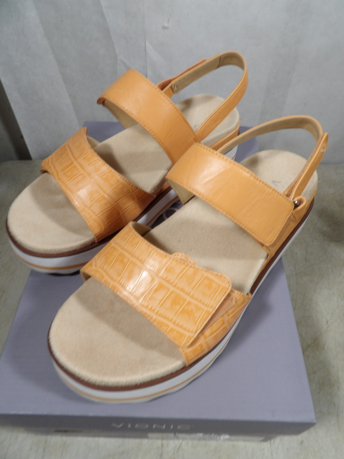 Woman's Vionic Brielle Platform Sandals Melon Cro… - image 4