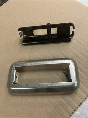 Volkswagen Transporter - Caravelle T5 T6 H0883873E Halter Rückbank Sitze Hinten