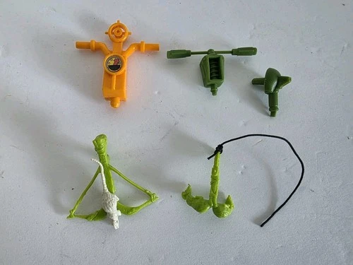Vintage TMNT Teenage Mutant Ninja Turtles Weapons / Accessories Pieces Lot