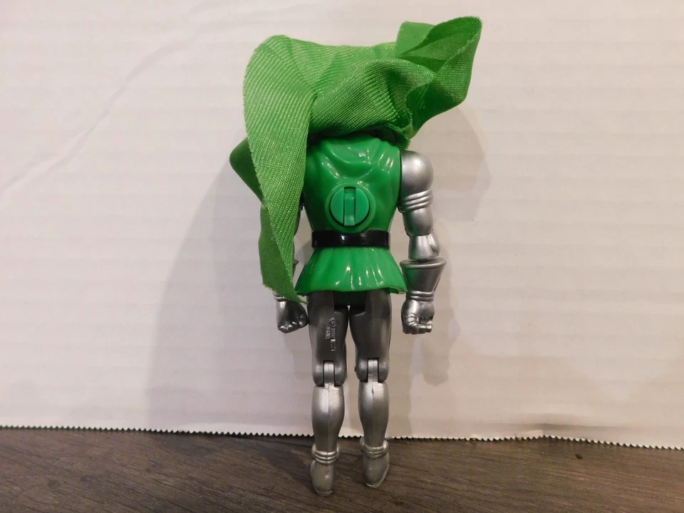 Figura suelta Toy Biz Vintage 1990 Marvel Super Heroes Serie 1 Dr Doom 5" Foto 2 de 2