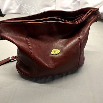 Etienne Aigner Women's Brown Shoulder Bag Zip Top Gold Hardware Lined Pockets