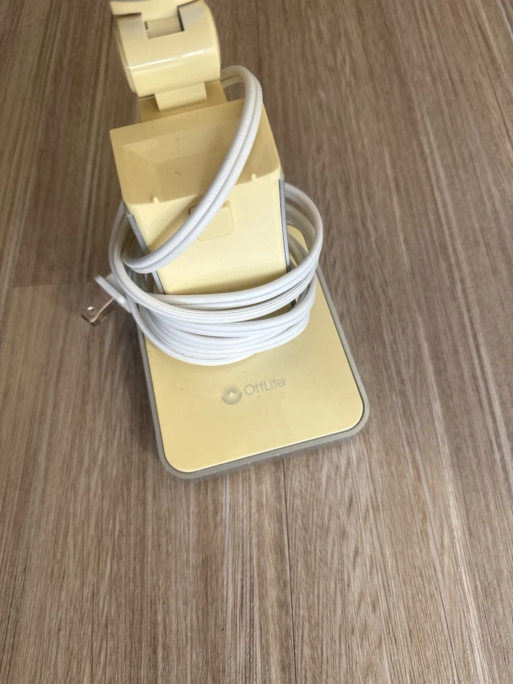 Lámpara de Escritorio Plegable OttLite Brazo Ajustable Bombilla Fluorescente Tarea Luz de Lectura Foto 3 de 4