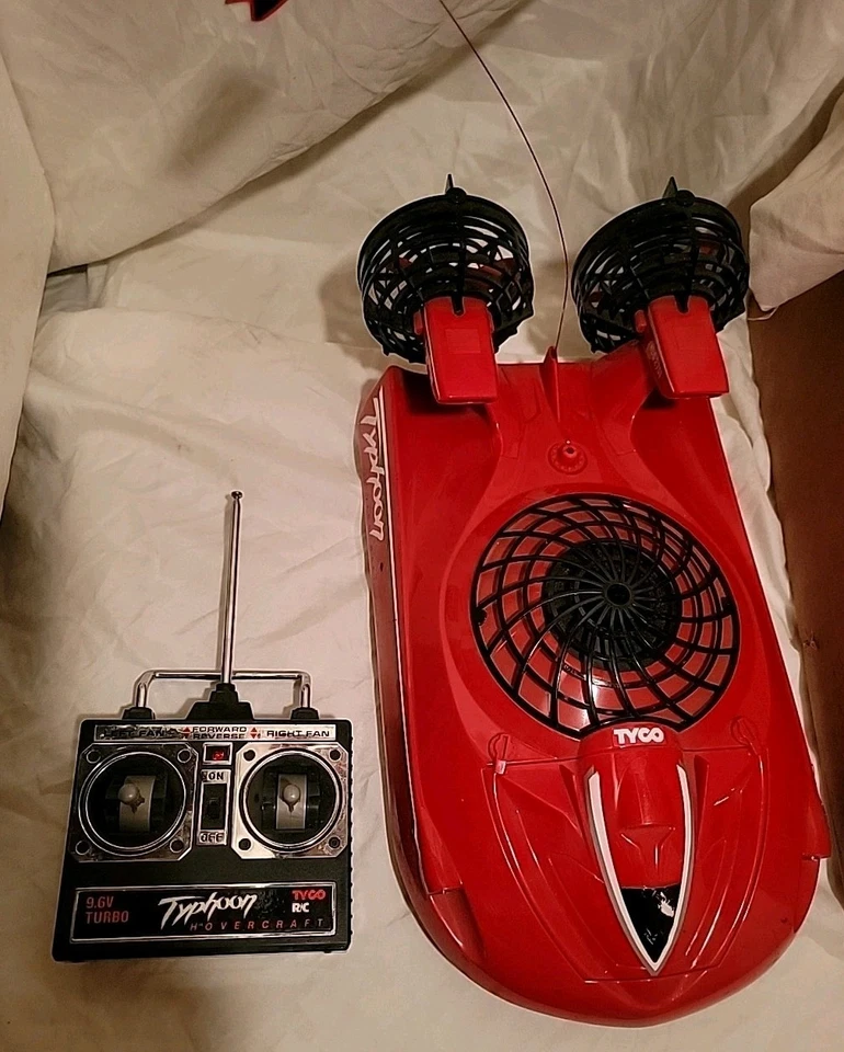 TYCO Typhoon Hovercraft R/C Vintage 9.6 V(LOT OF 2) FOR PARTS OR REPAIR - Image 3 of 4